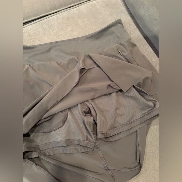 Athleta Women’s Mountain Olive Soho Skort Size 12 - Picture 7 of 10